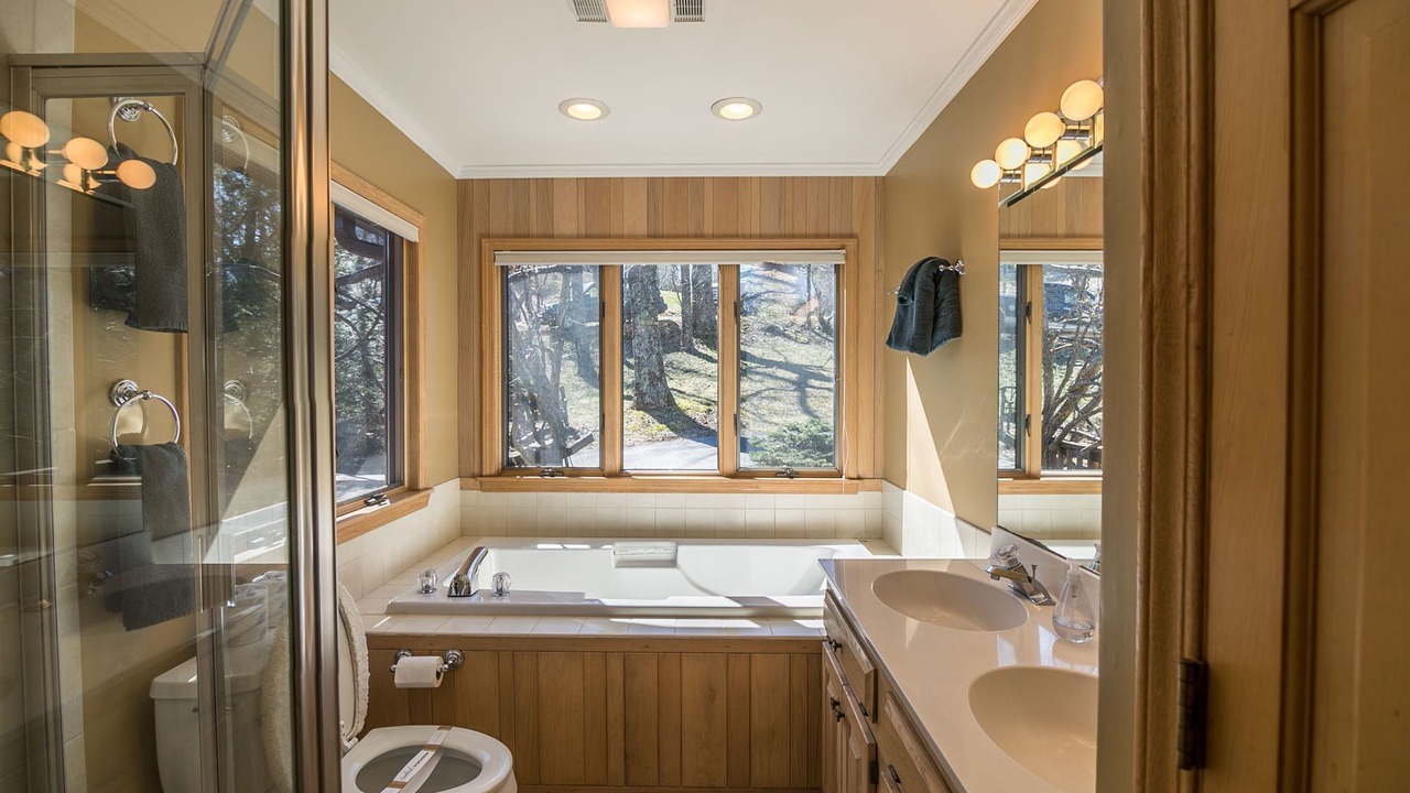 Photo of Bathroom in Blowing Rock