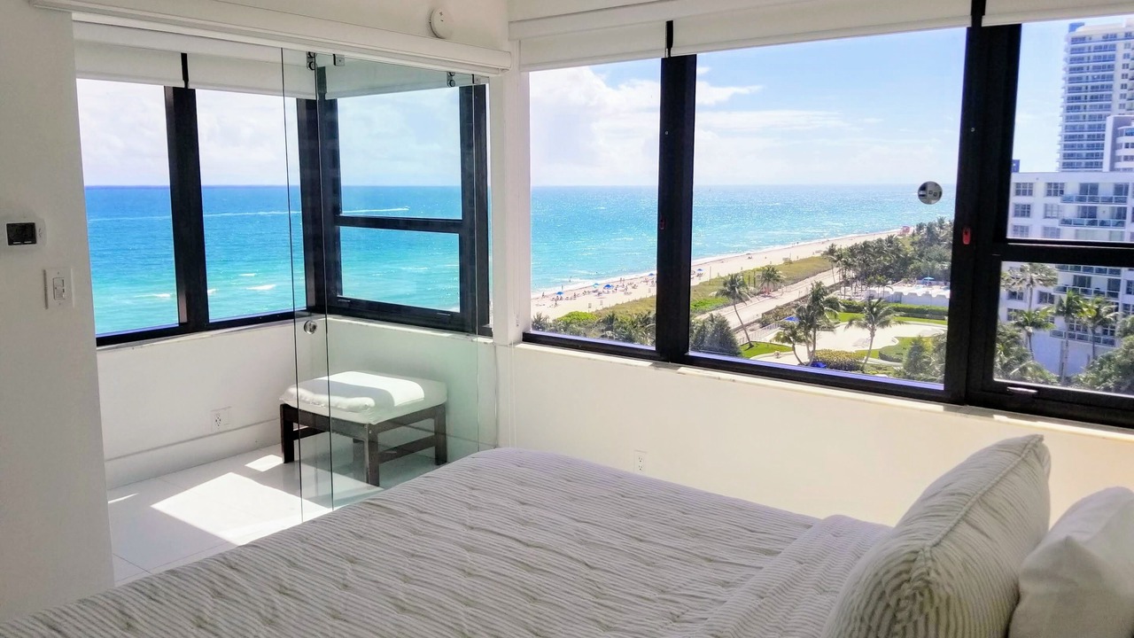 Photo of Bedroom in Mid Beach