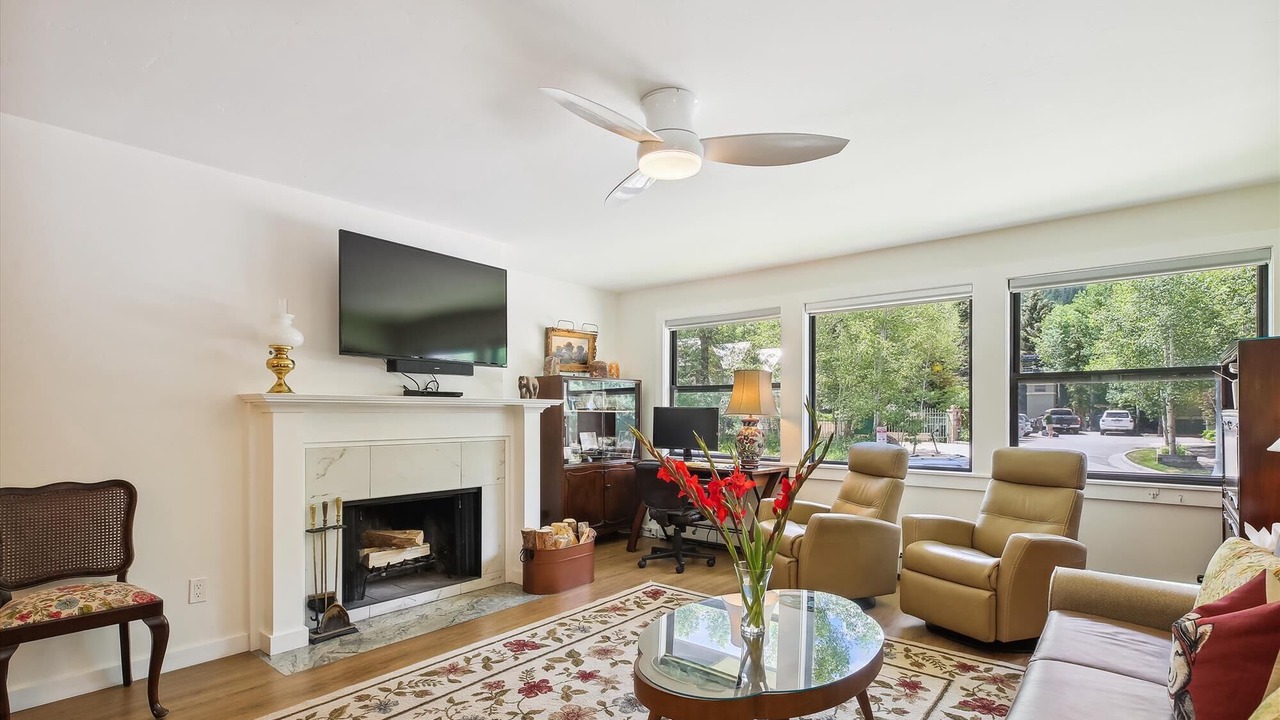 Photo of Livingroom in Aspen