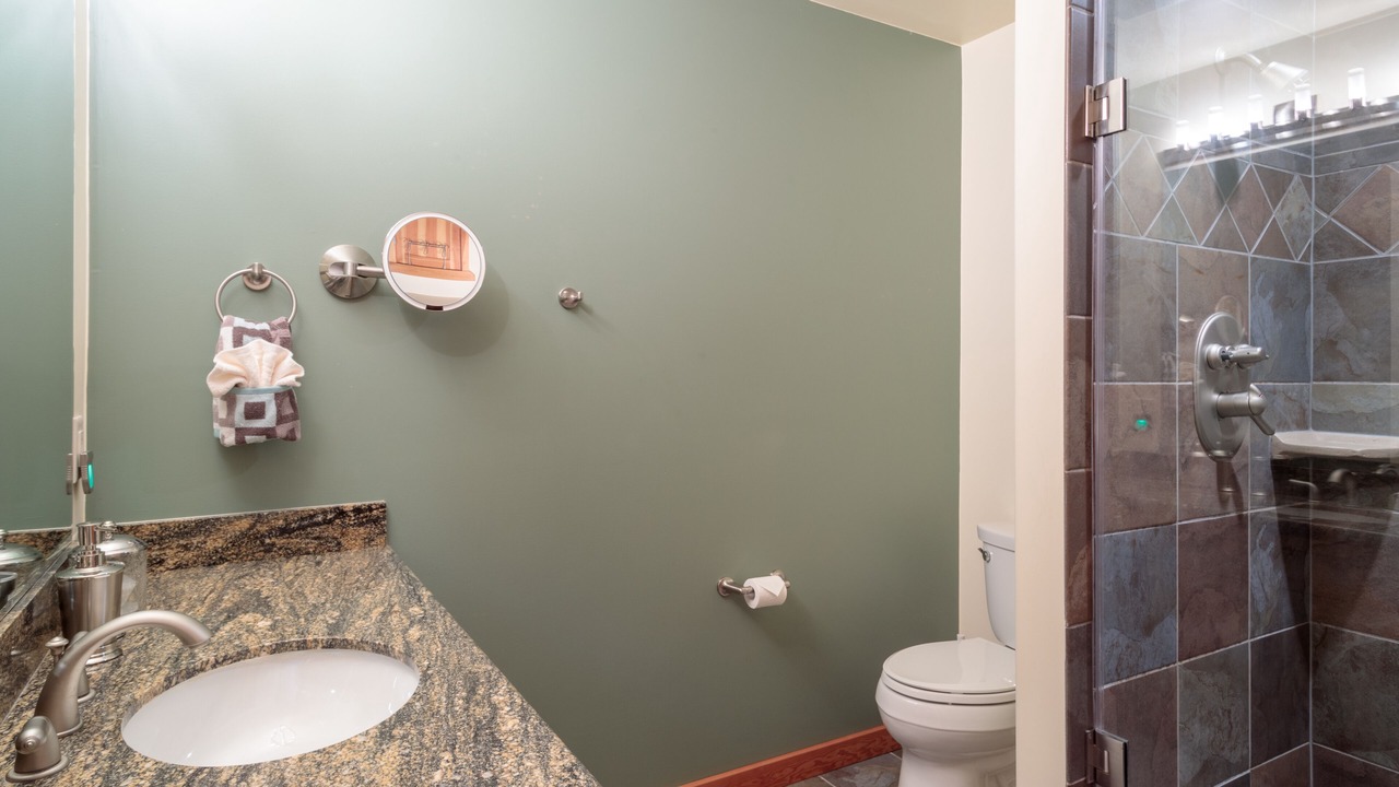 Photo of Bathroom in Golden