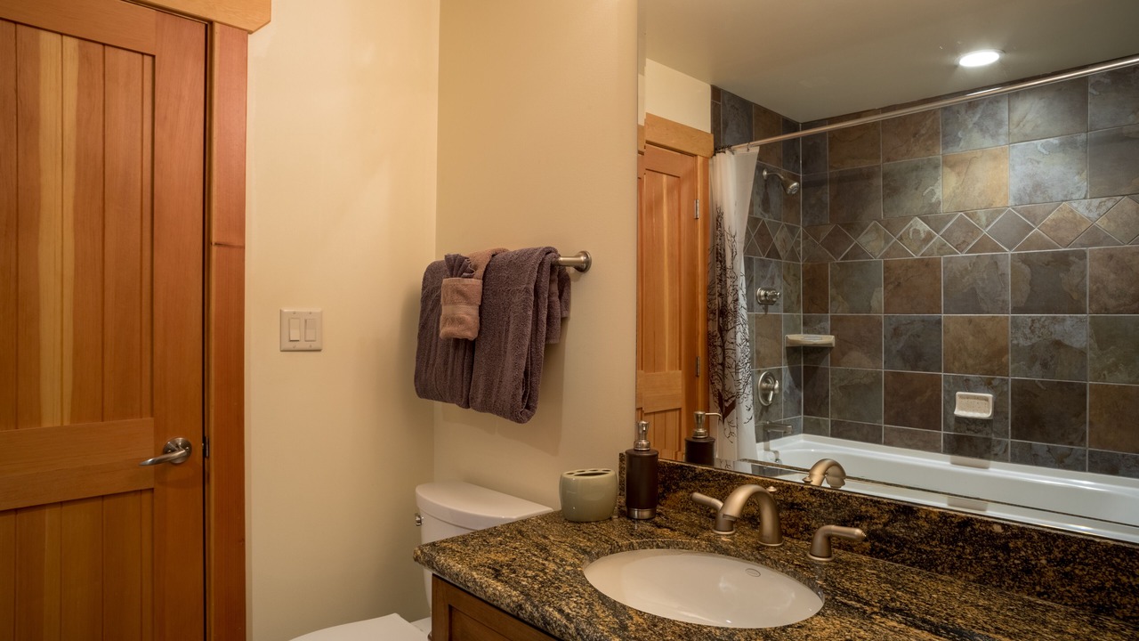 Photo of Bathroom in Golden