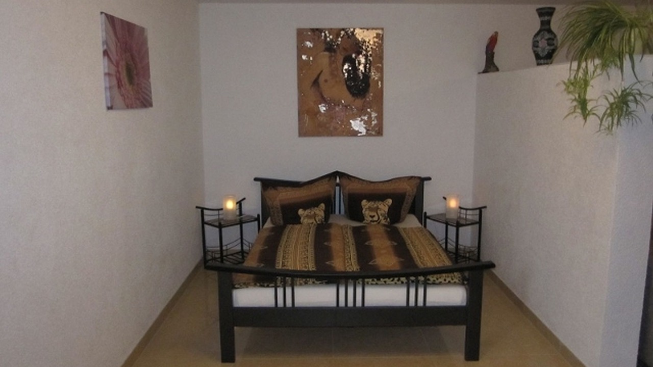 Photo of Bedroom in Rust