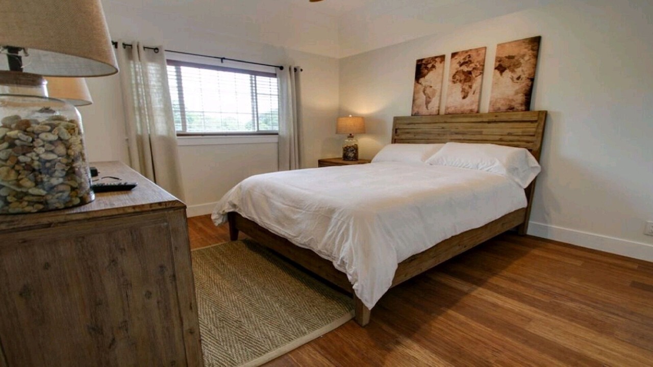 Photo of Bedroom in Dunmore Town