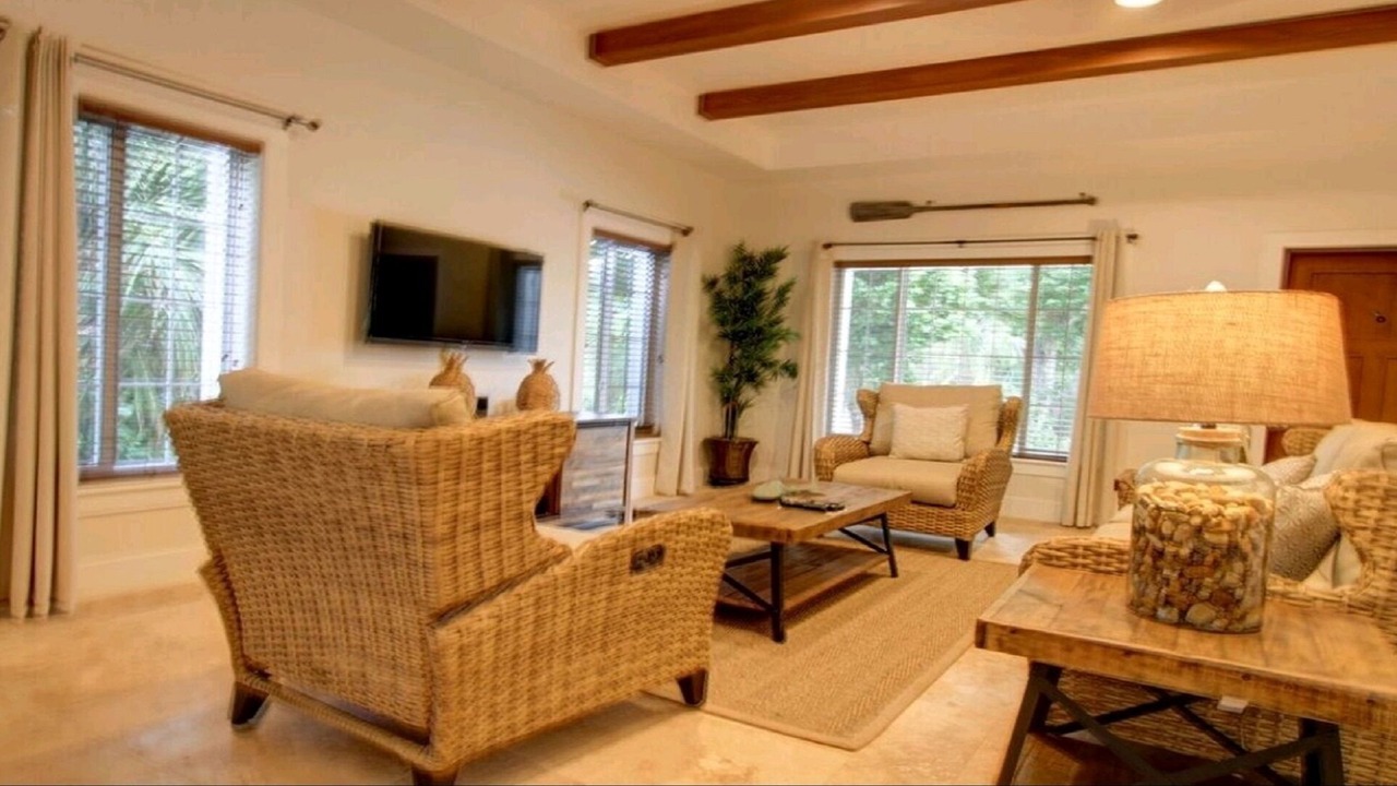 Photo of Livingroom in Dunmore Town