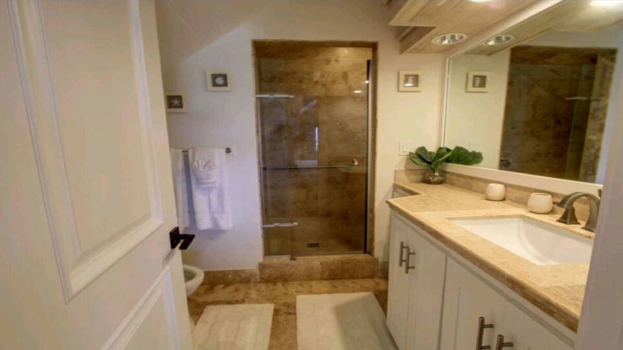 Photo of Bathroom in Dunmore Town
