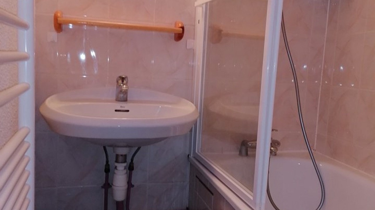Photo of Bathroom in Eclose-Est
