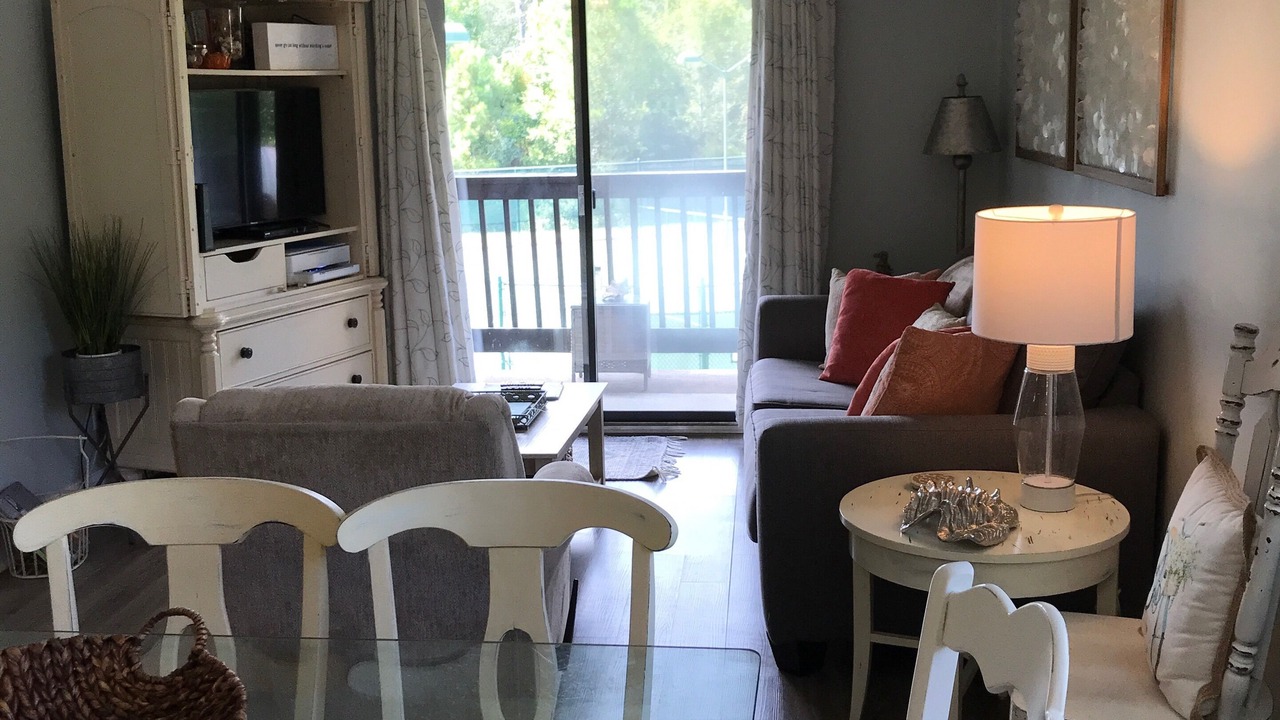 Photo of Livingroom in Folly Field