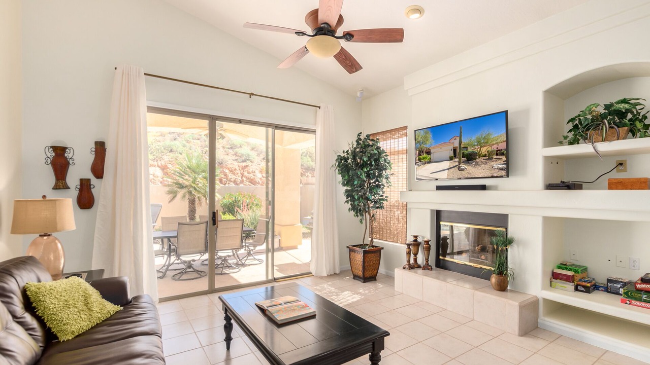 Photo of Livingroom in Red Mountain Ranch