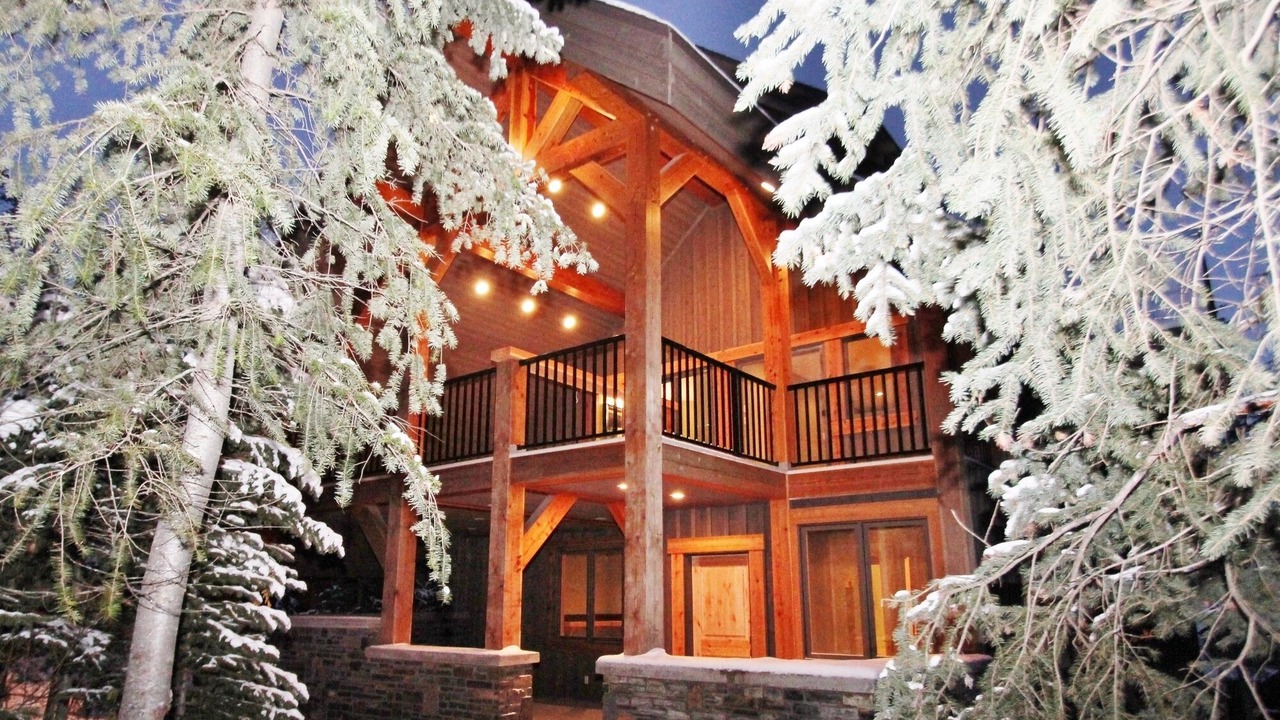 Photo of Outdoor in Golden