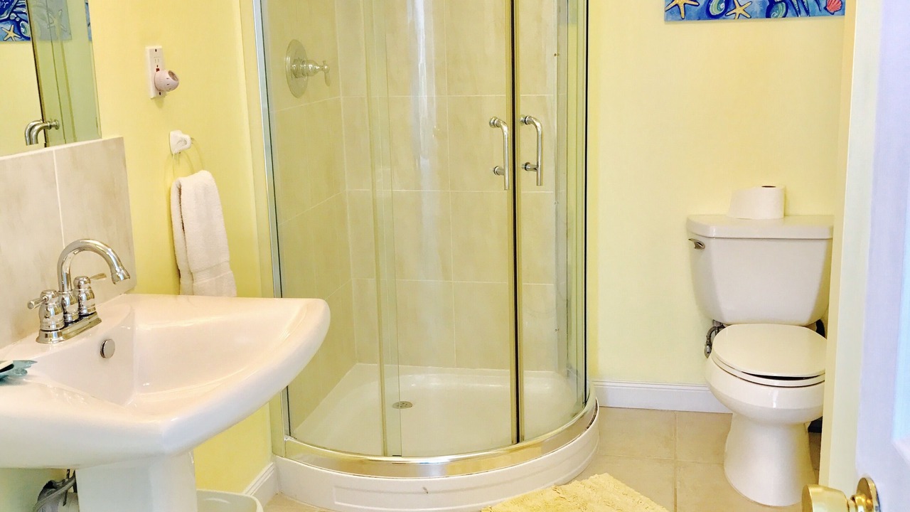 Photo of Bathroom in Rum Point