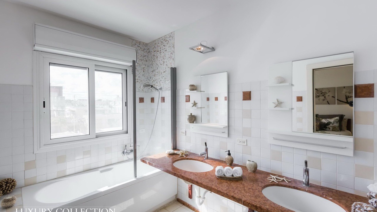 Photo of Bathroom in Ocean Park