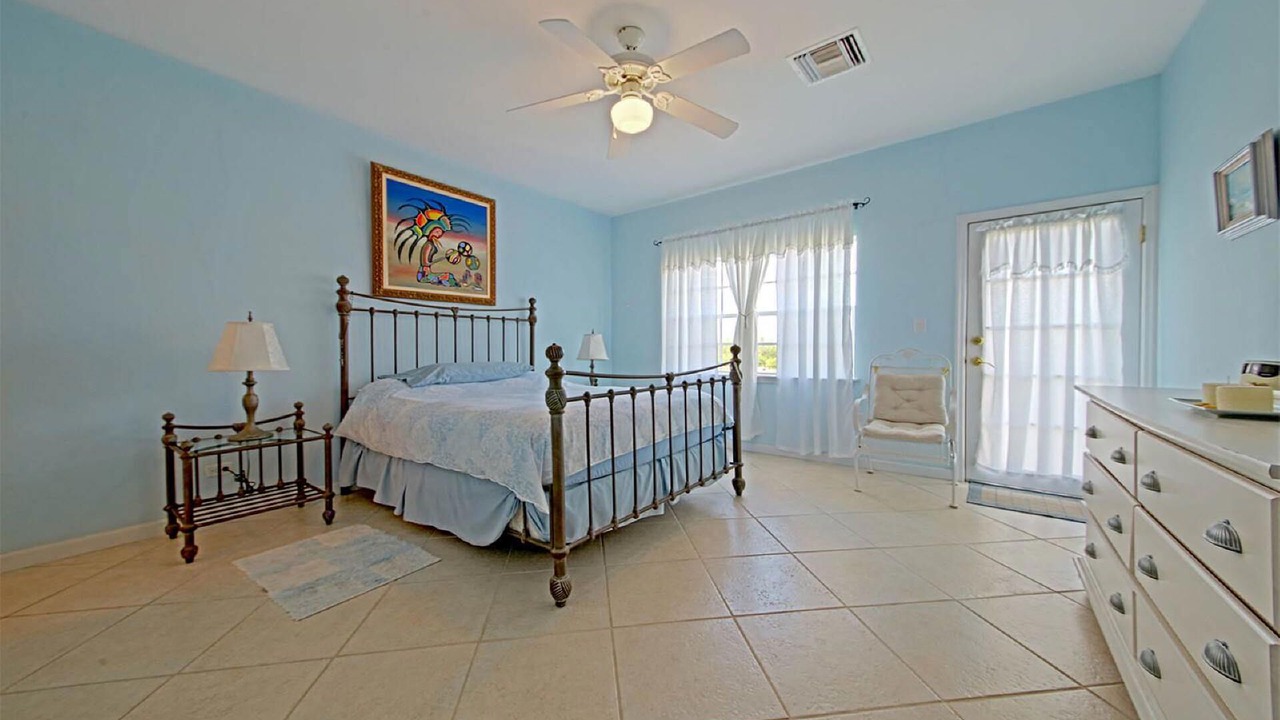 Photo of Bedroom in Nassau