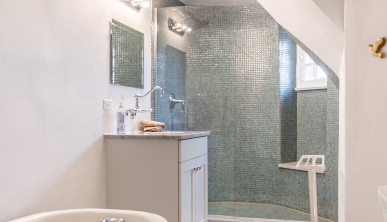Photo of Bathroom in Uptown
