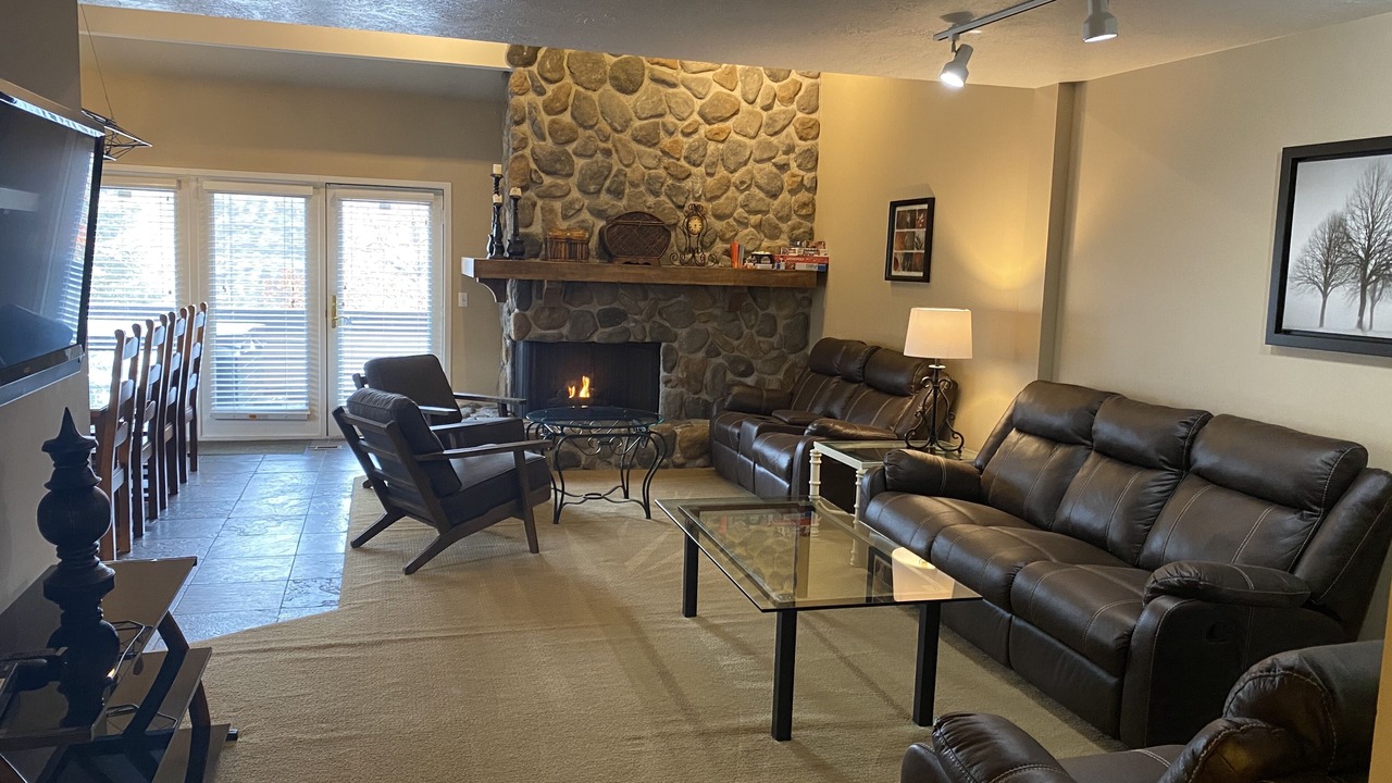 Photo of Livingroom in Cottonwood Heights