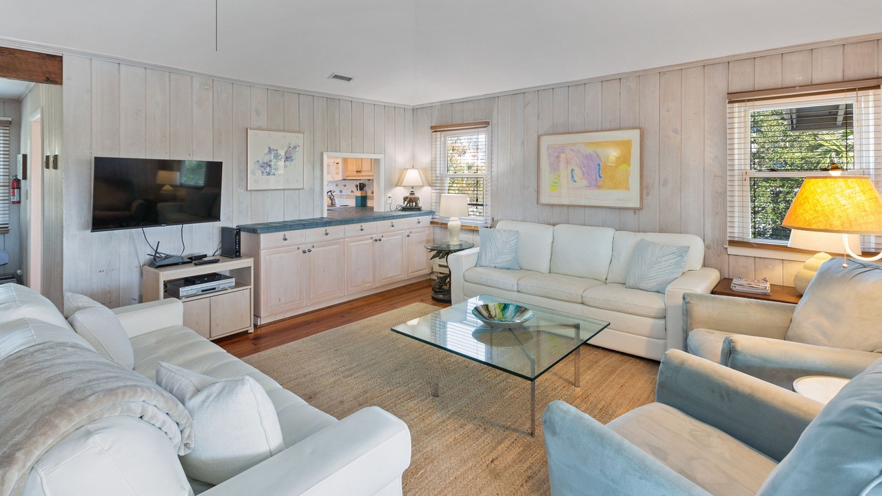 Photo of Livingroom in Sullivan's Island