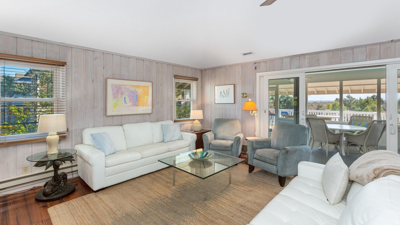 Photo of Livingroom in Sullivan's Island
