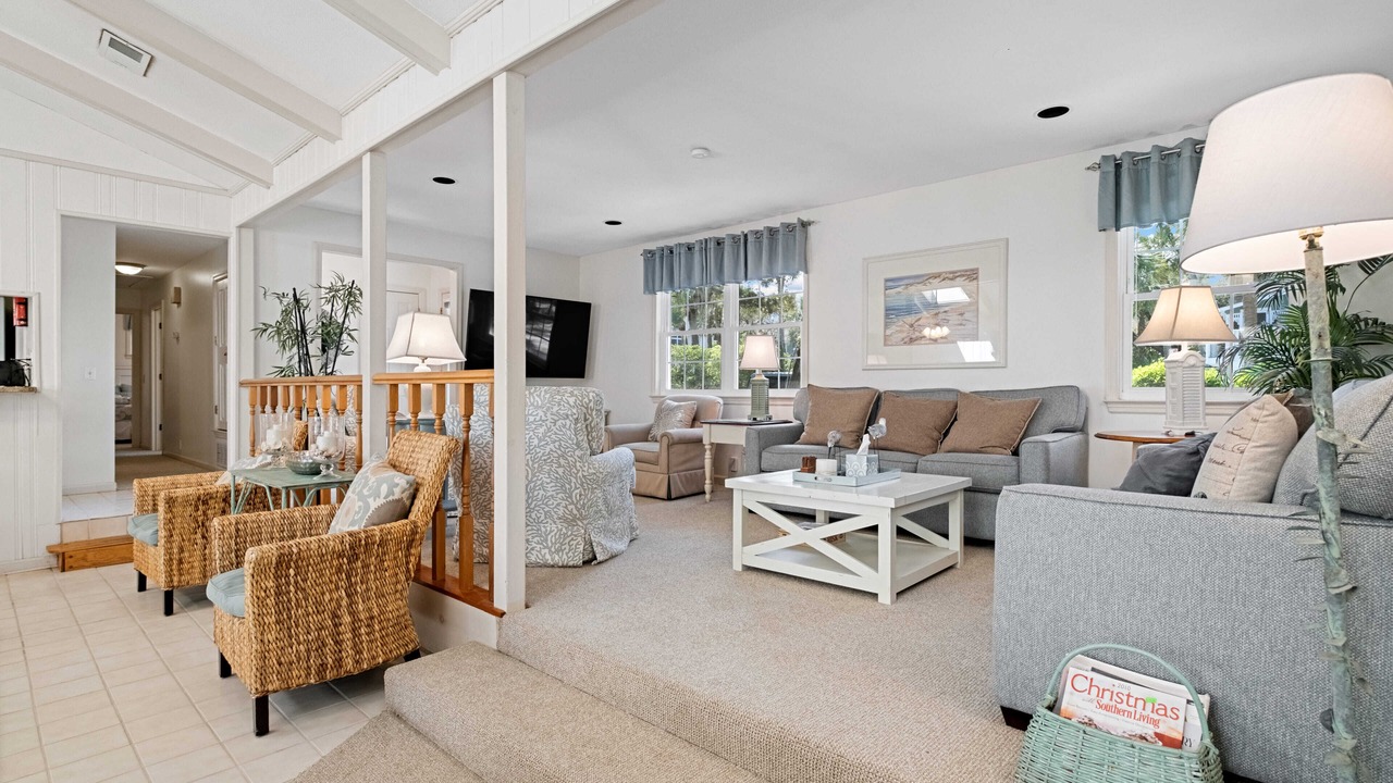 Photo of Livingroom in North Forest Beach