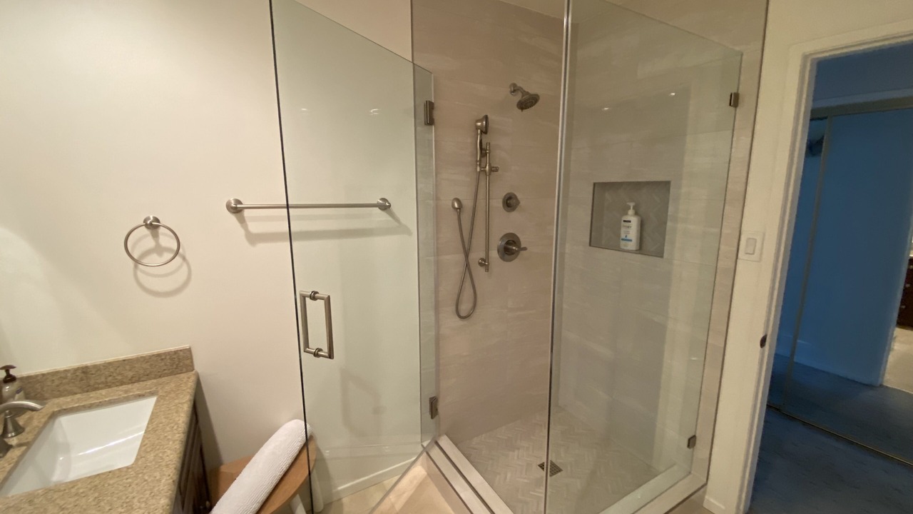 Photo of Bathroom in Ladera Heights