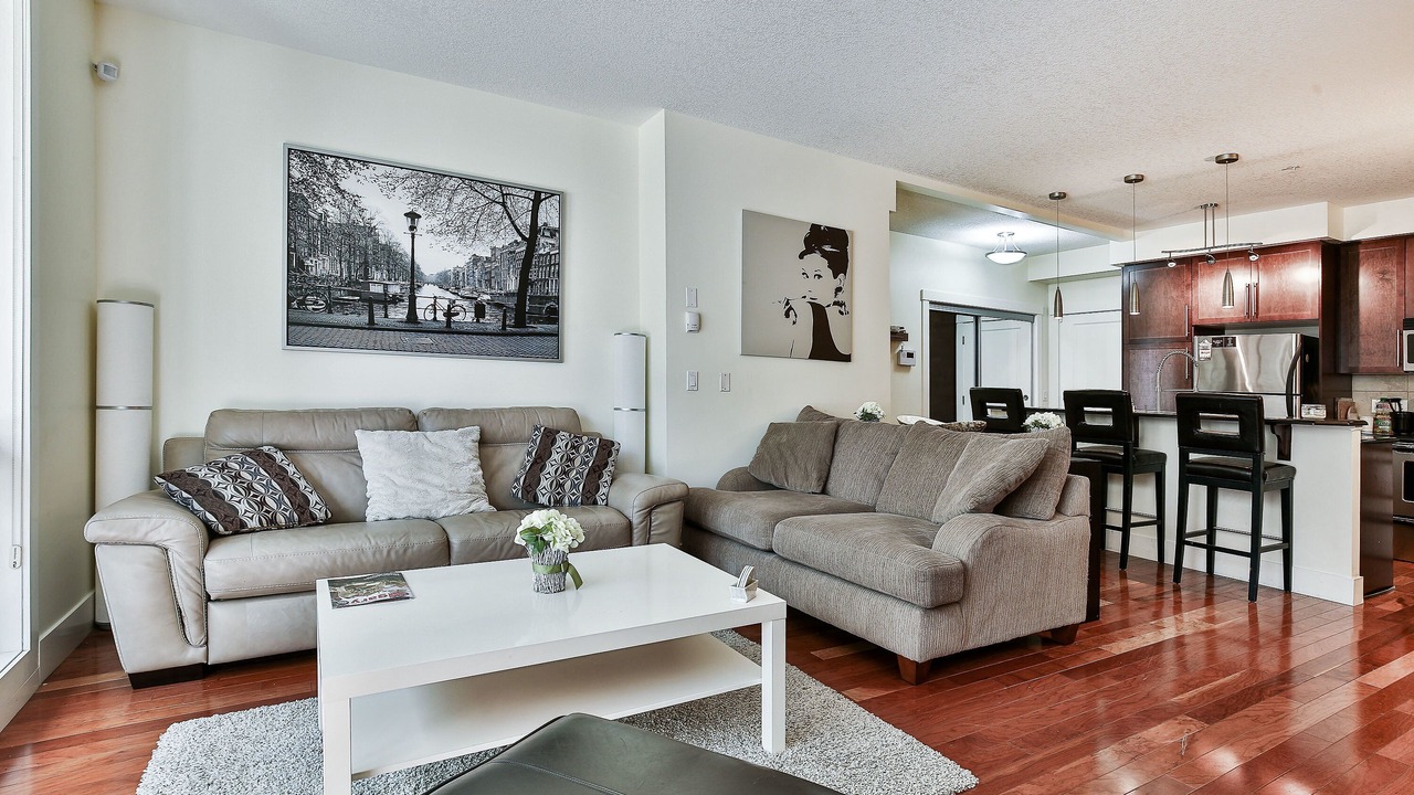 Photo of Livingroom in Bridgeland