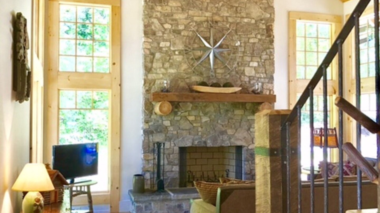 Photo of Livingroom in Hendersonville
