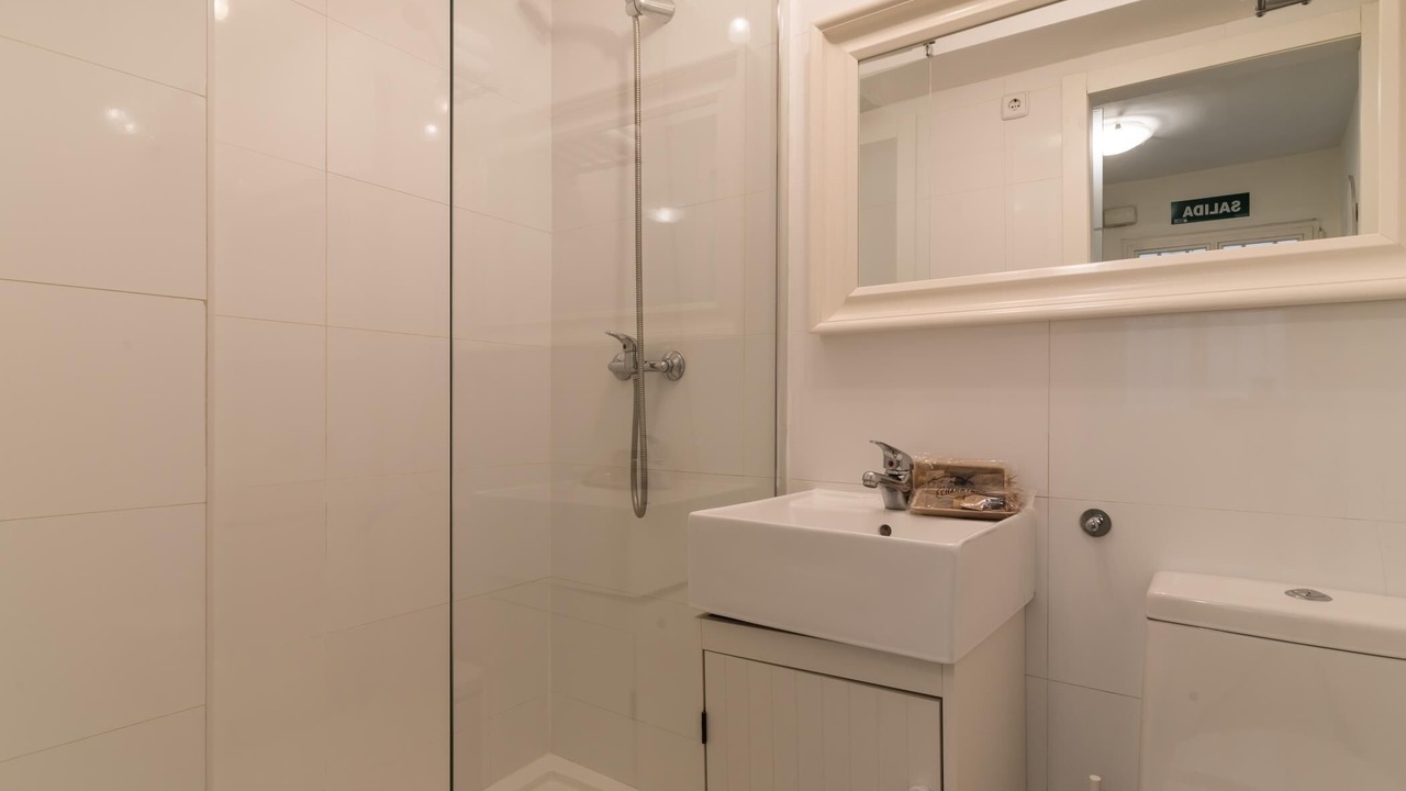 Photo of Bathroom in Golden Triangle of Art