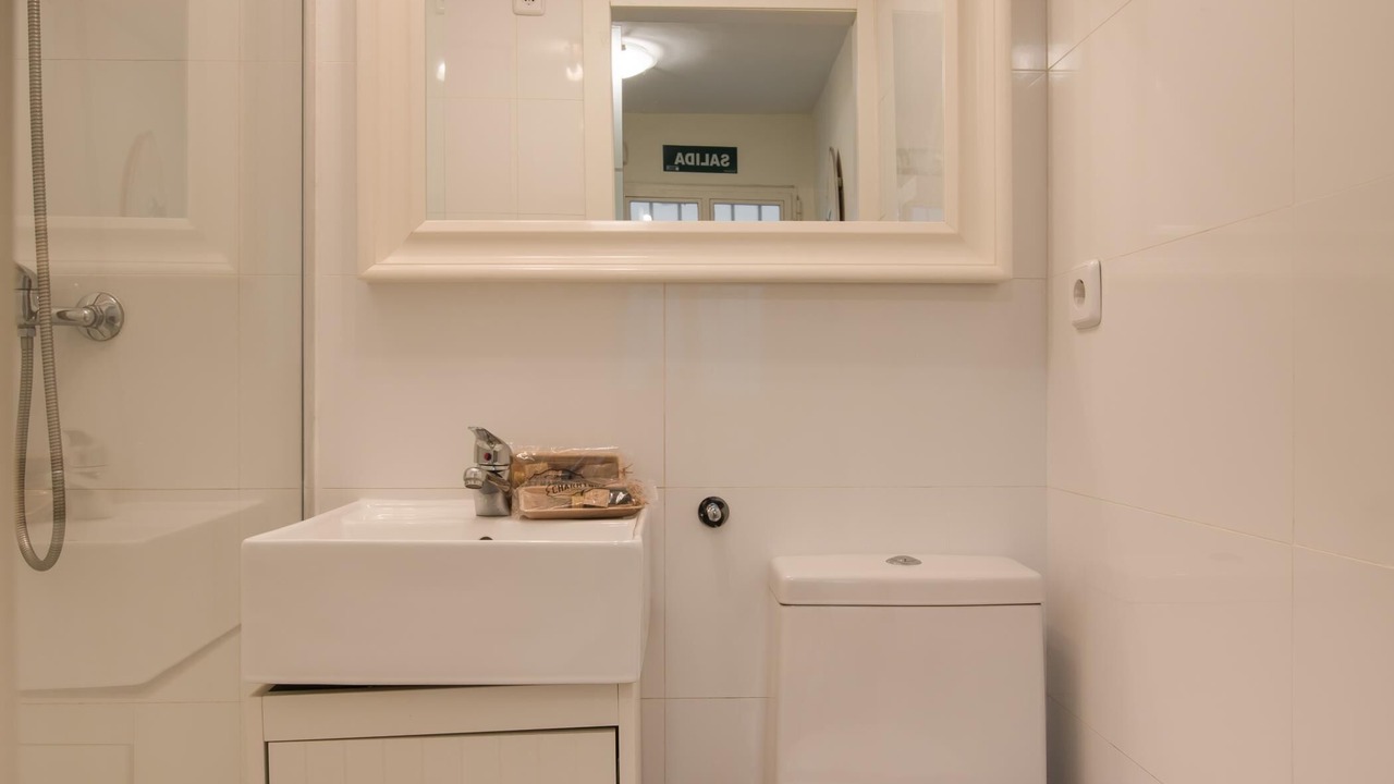 Photo of Bathroom in Golden Triangle of Art