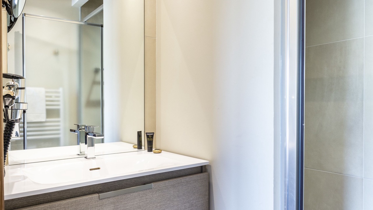 Photo of Bathroom in Eclose-Est