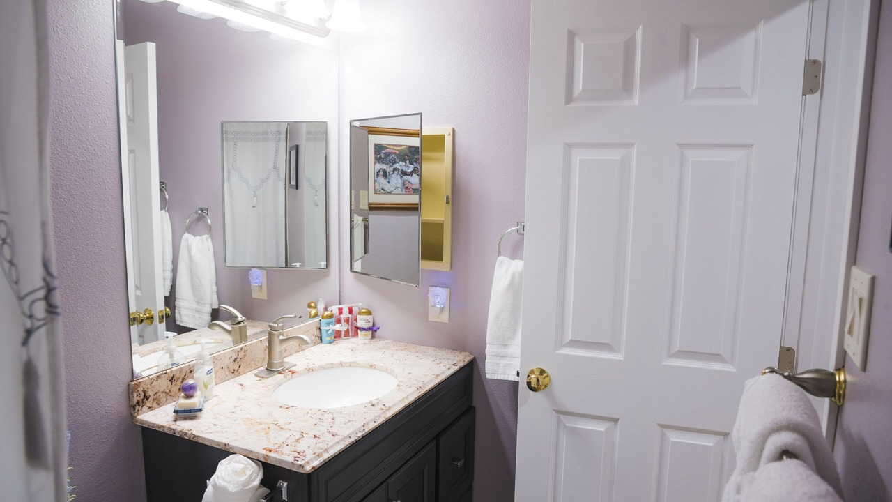 Photo of Bathroom in Broadview