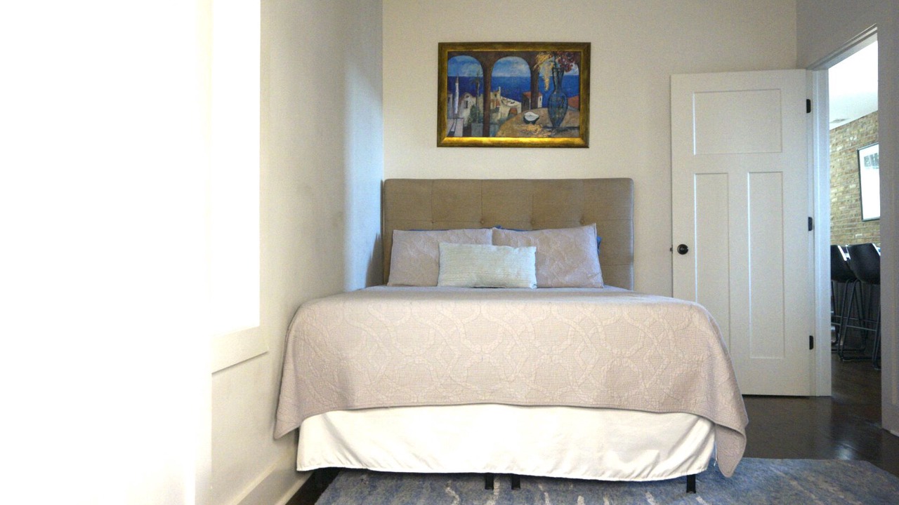 Photo of Bedroom in Rogers Park