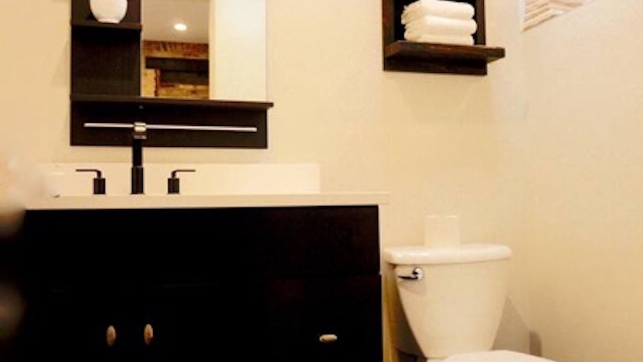 Photo of Bathroom in Rogers Park