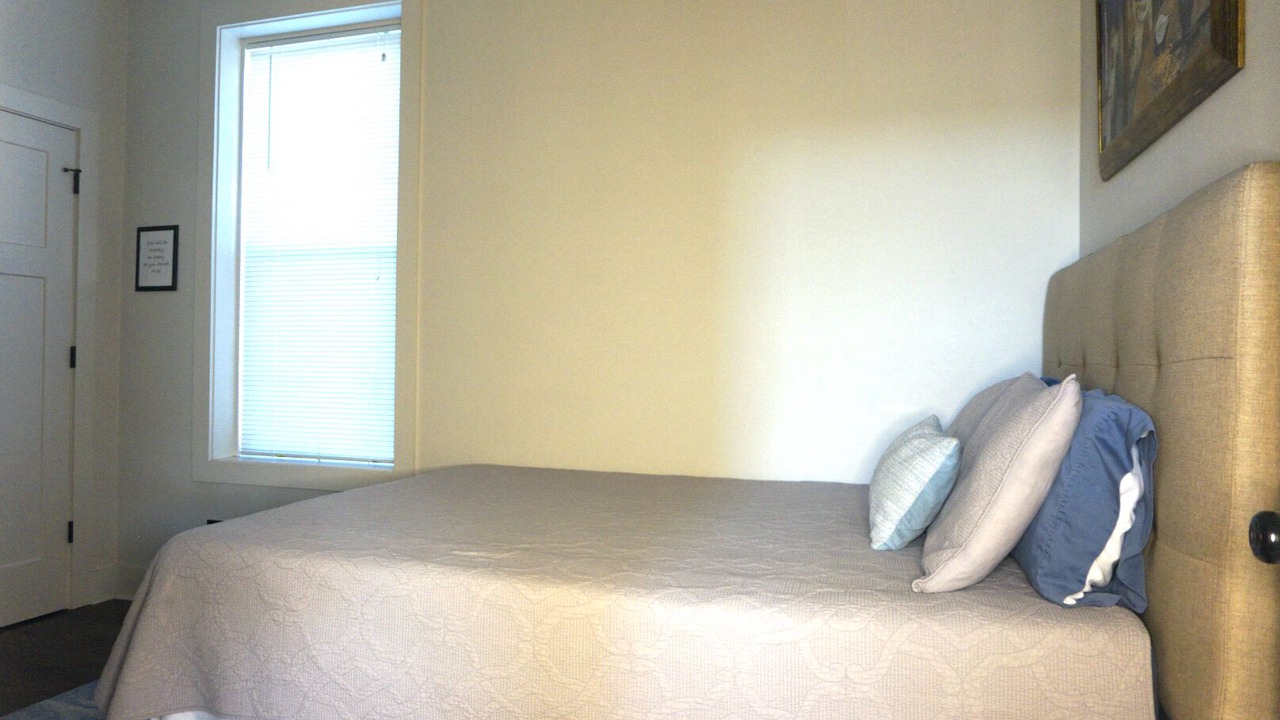Photo of Bedroom in Rogers Park