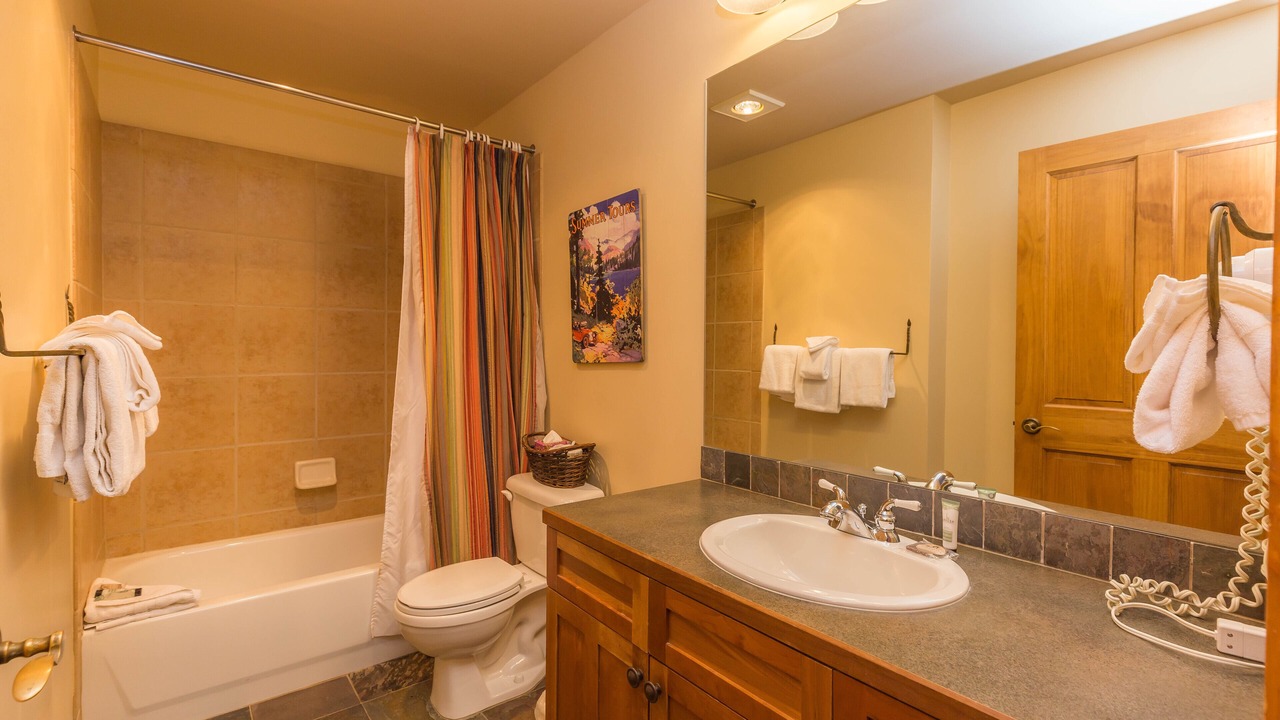 Photo of Bathroom in River Run