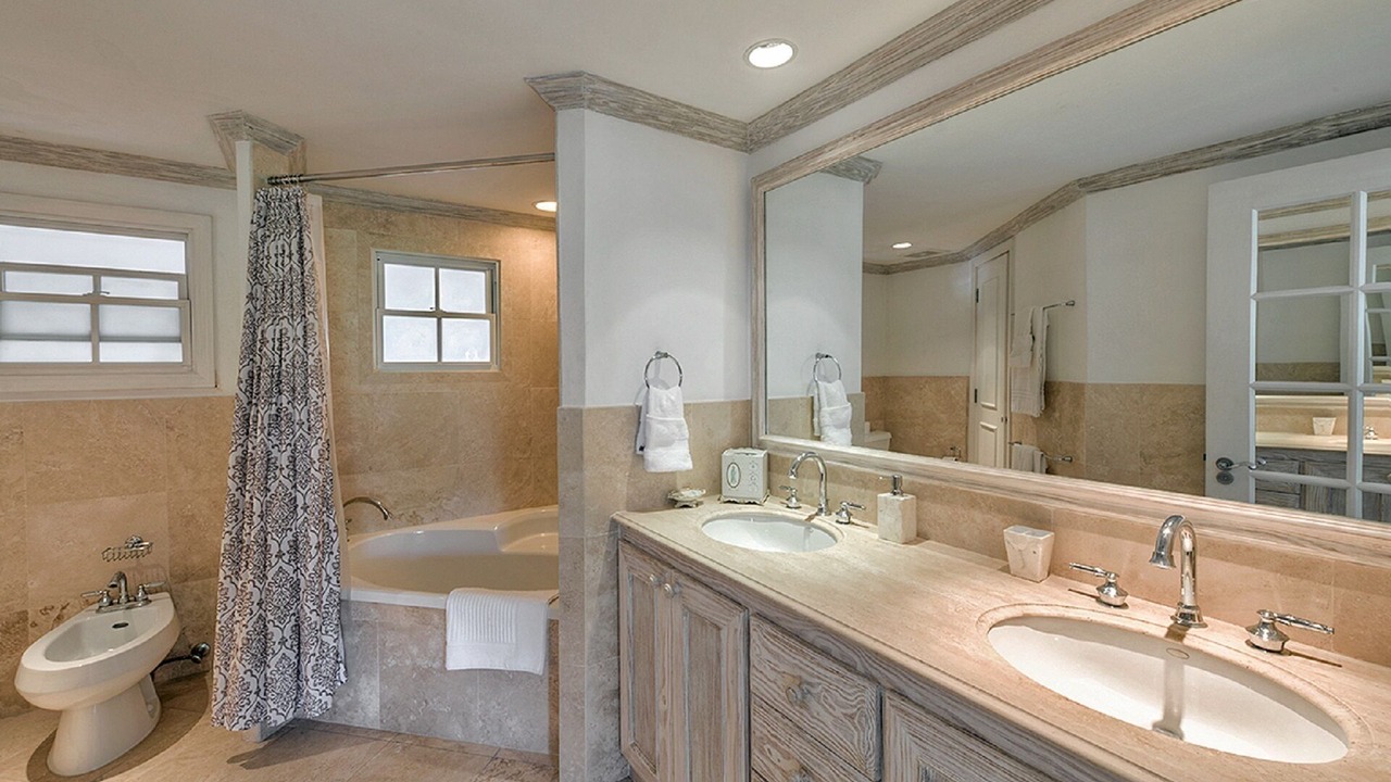 Photo of Bathroom in Sunset Crest