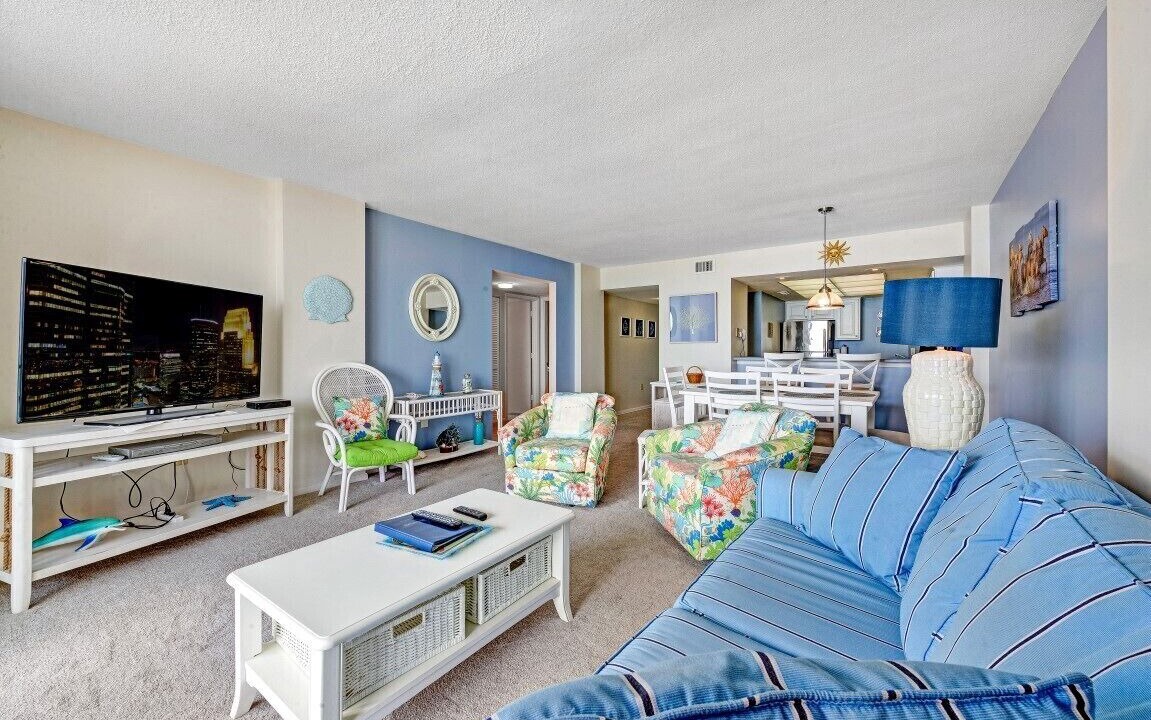 Photo of Livingroom in Arcadian Shores
