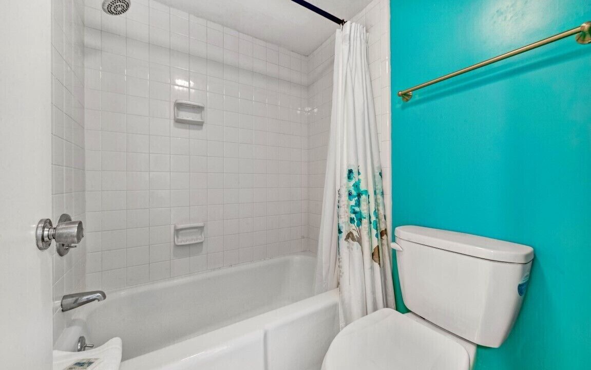 Photo of Bathroom in Arcadian Shores
