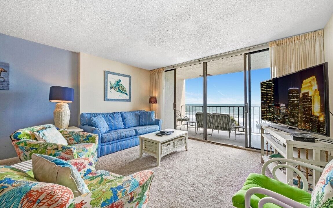 Photo of Livingroom in Arcadian Shores