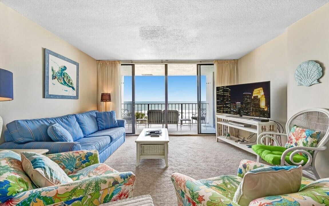 Photo of Livingroom in Arcadian Shores