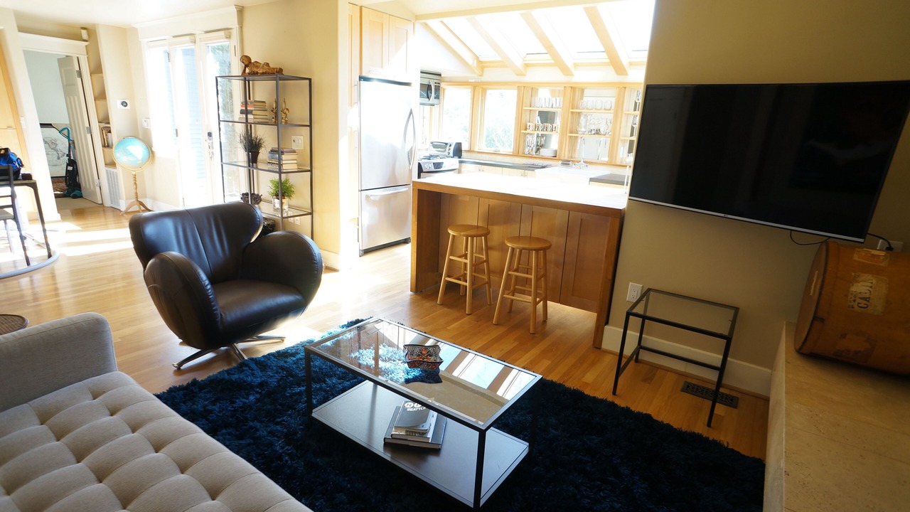 Photo of Bedroom in Broadway