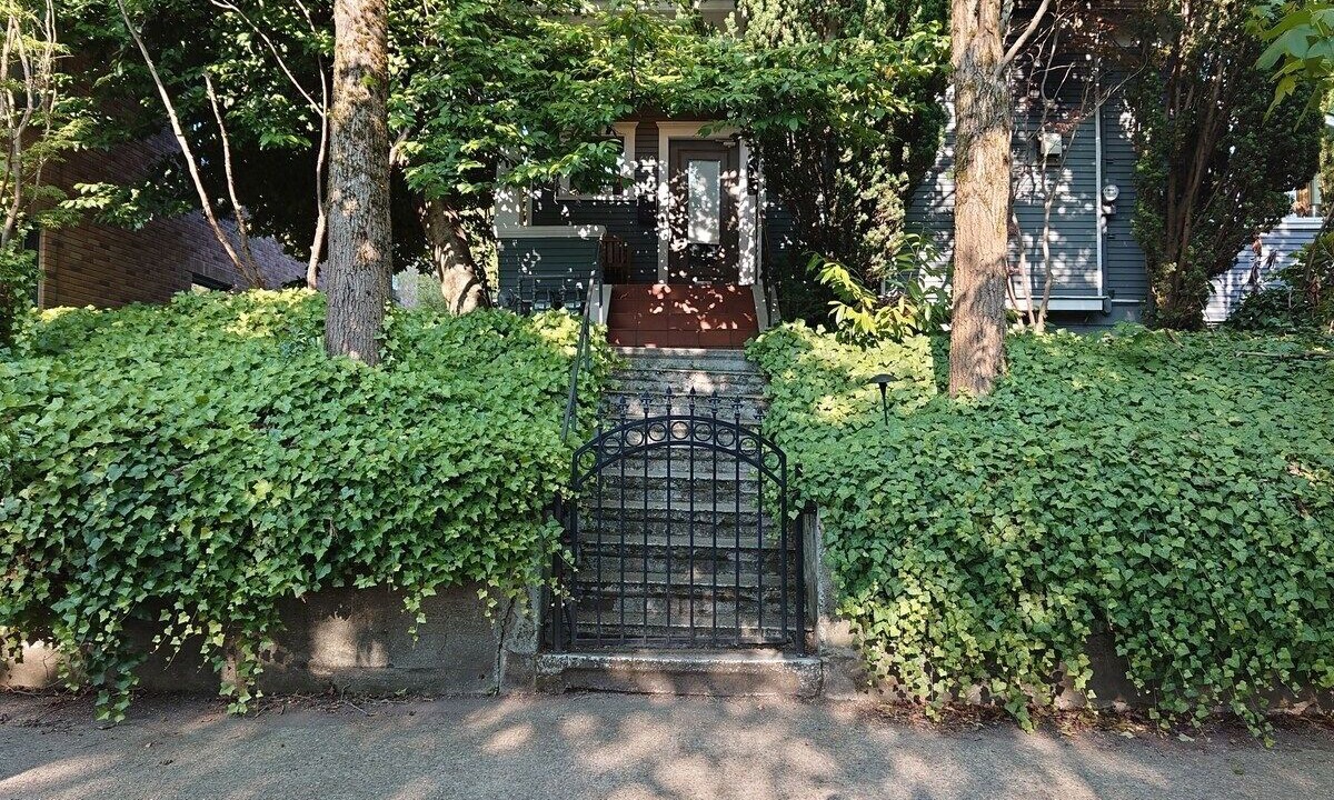 Photo of Outdoor in Broadway