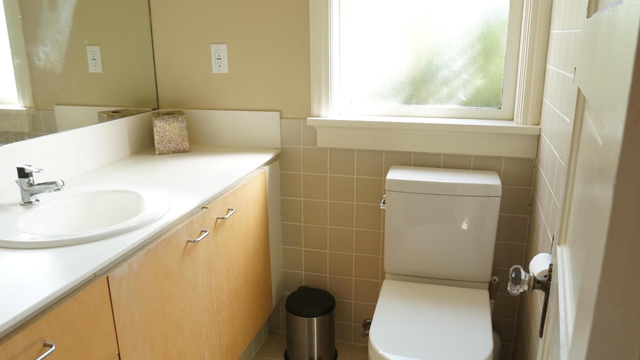 Photo of Bathroom in Broadway