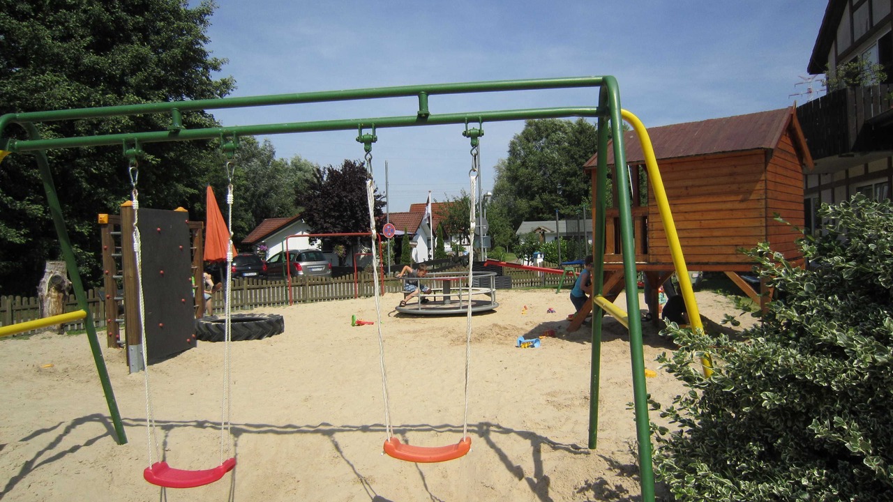 Photo of Others in Hollern