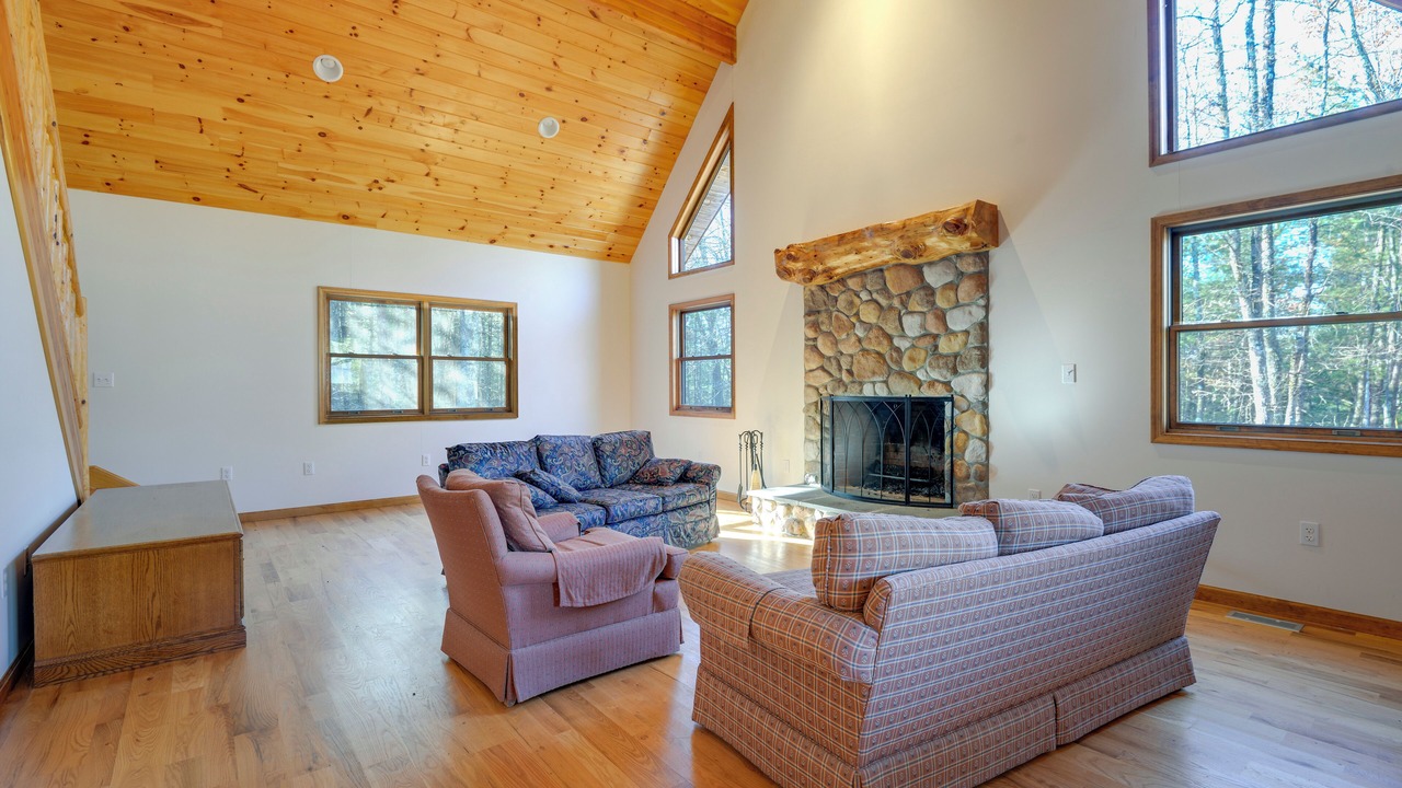 Photo of Livingroom in Benton