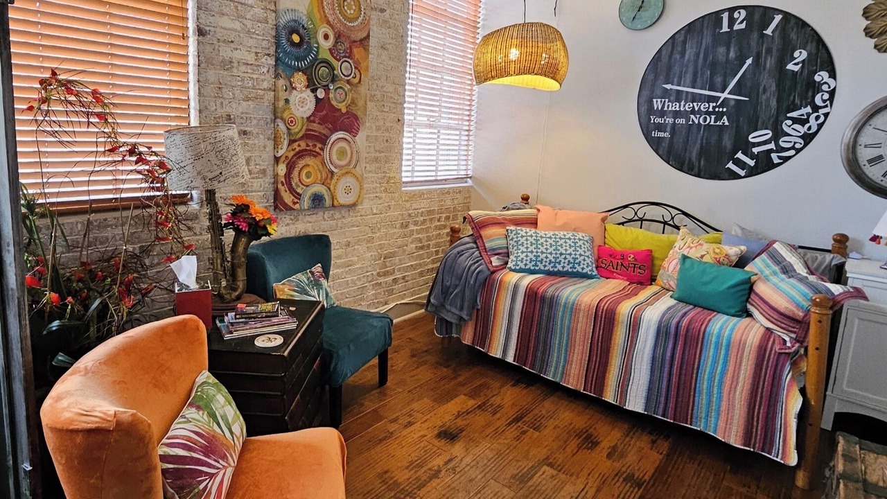 Photo of Livingroom in French Quarter