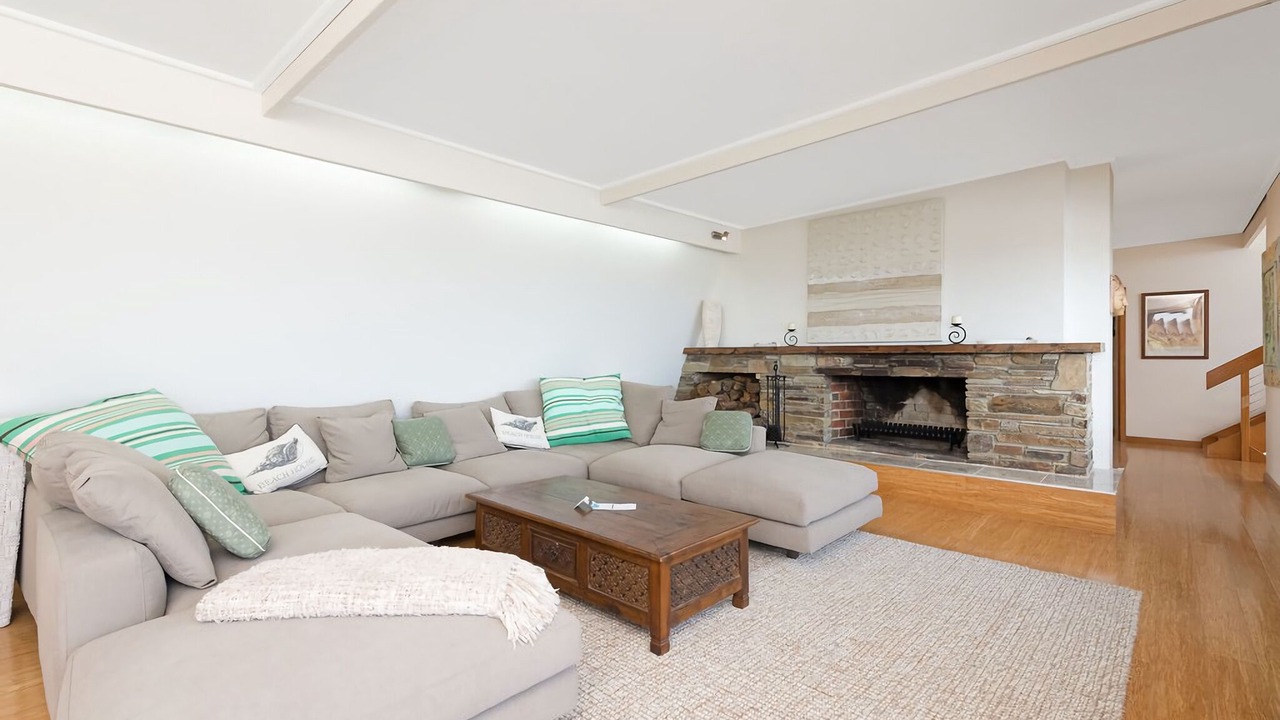 Photo of Livingroom in Skenes Creek