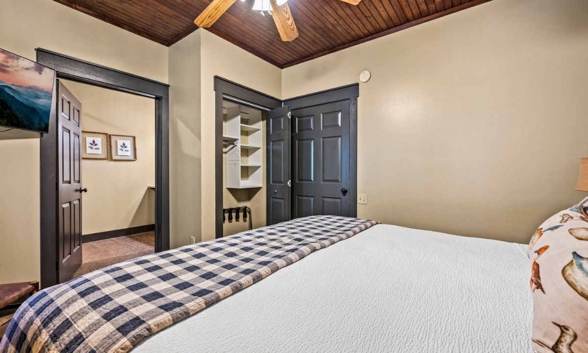 Photo of Bedroom in Chalet Village