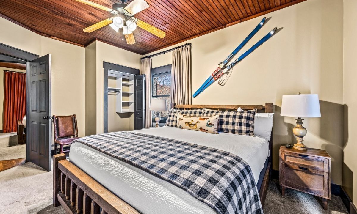 Photo of Bedroom in Chalet Village
