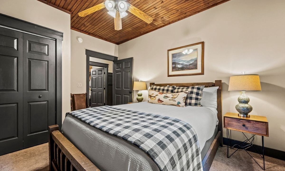 Photo of Bedroom in Chalet Village