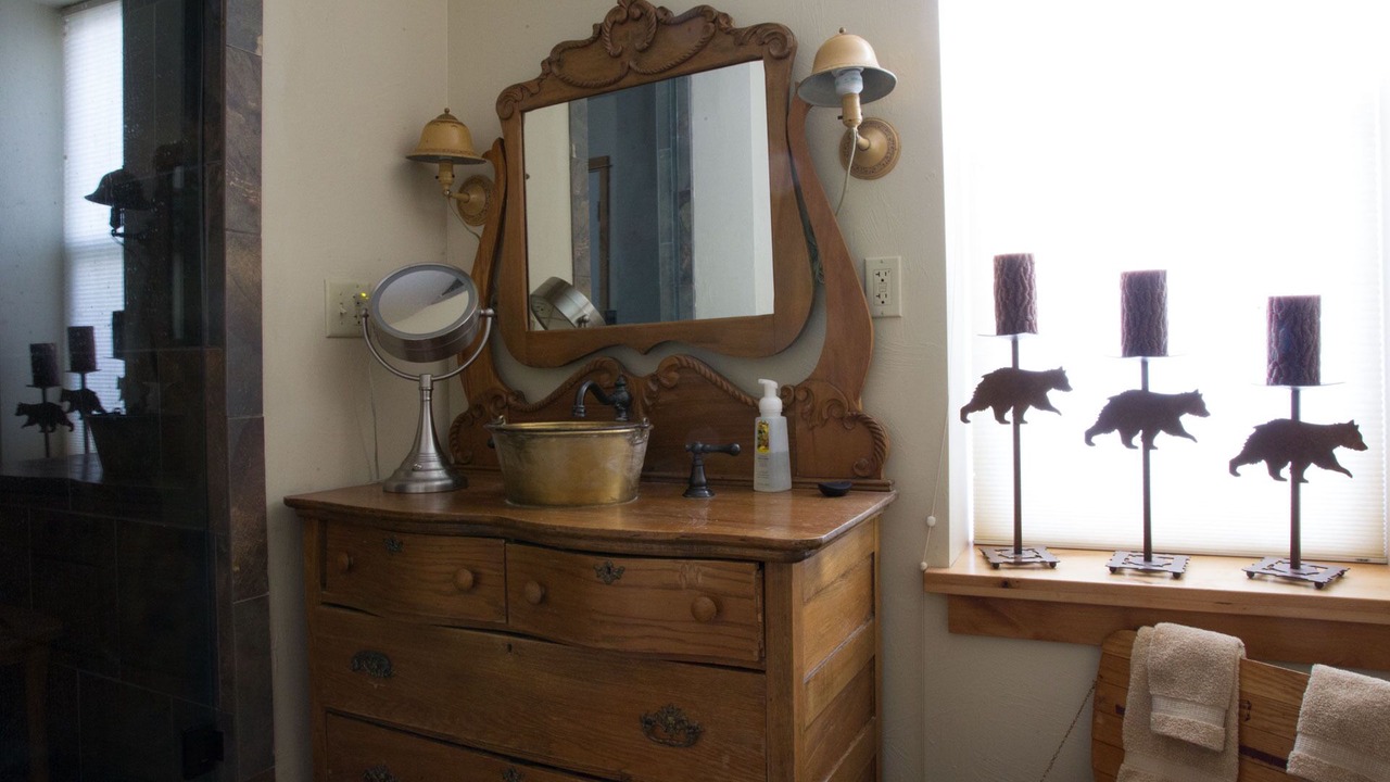Photo of Bathroom in Gardiner