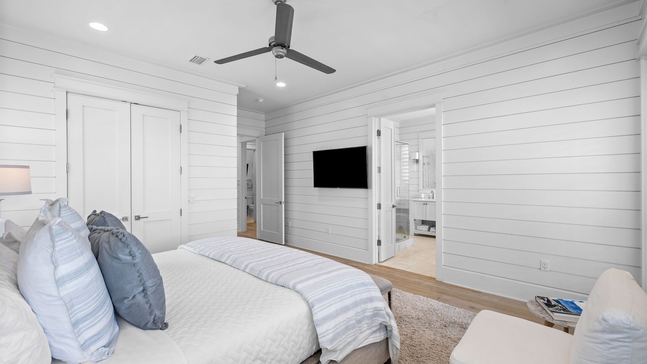 Photo of Bedroom in Beach District