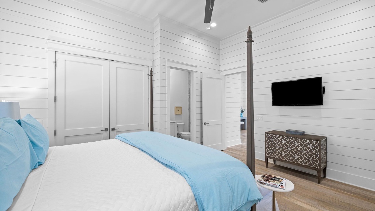 Photo of Bedroom in Beach District